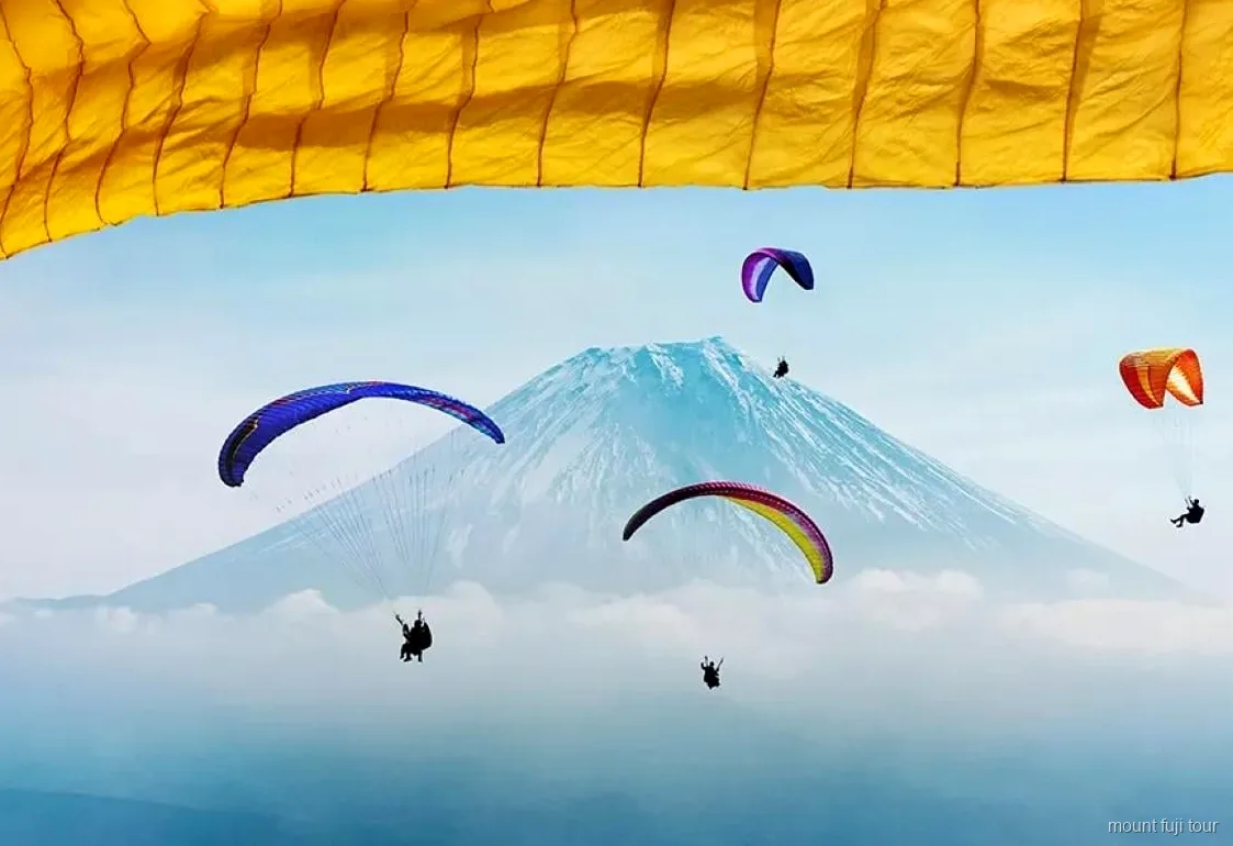 Experiencia de parapente en el Monte Fuji sobre la meseta de Asagiri